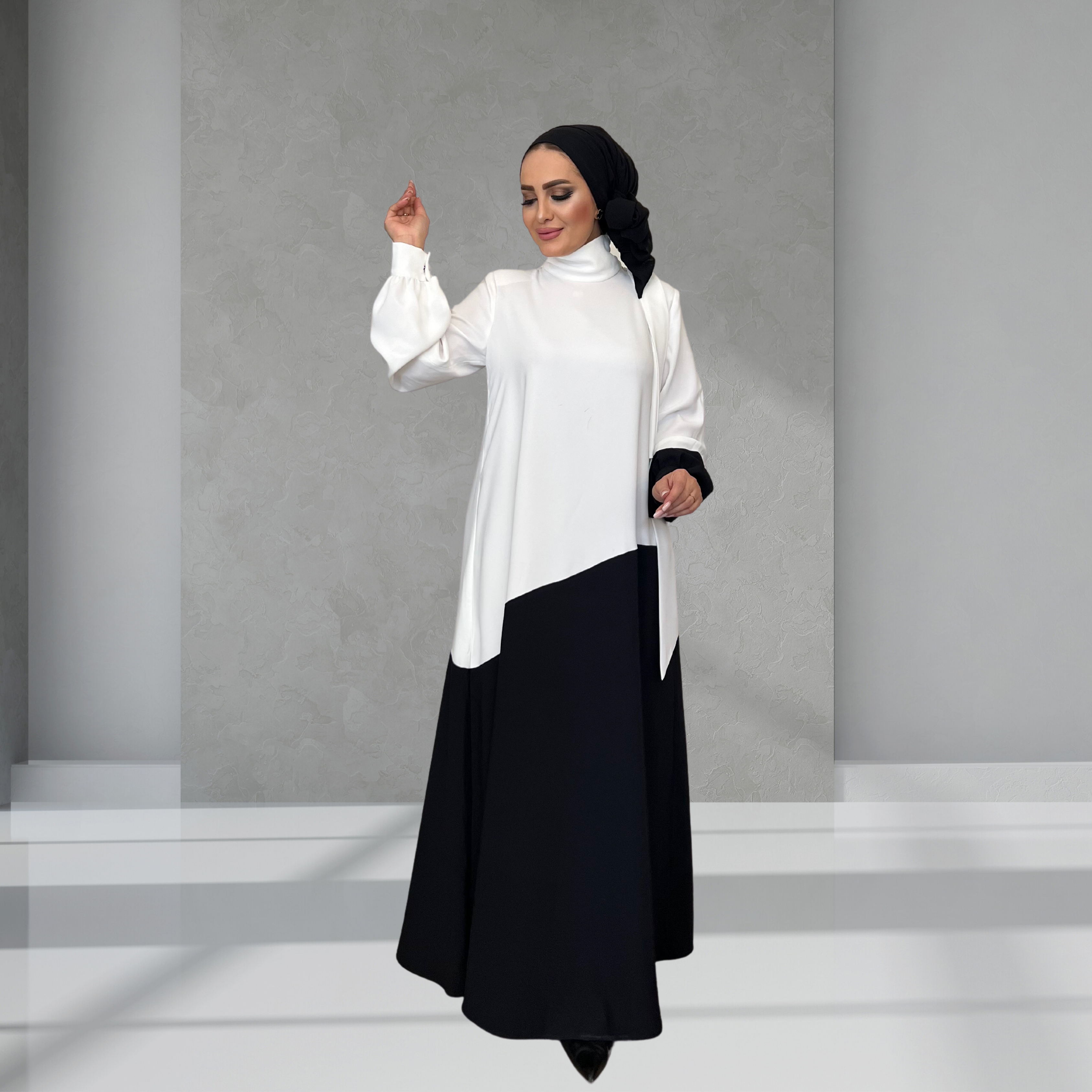 Siyah Beyaz Boyun Detaylı Elbise