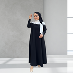 Siyah Beyaz Yaka ve Kol Detaylı Elbise