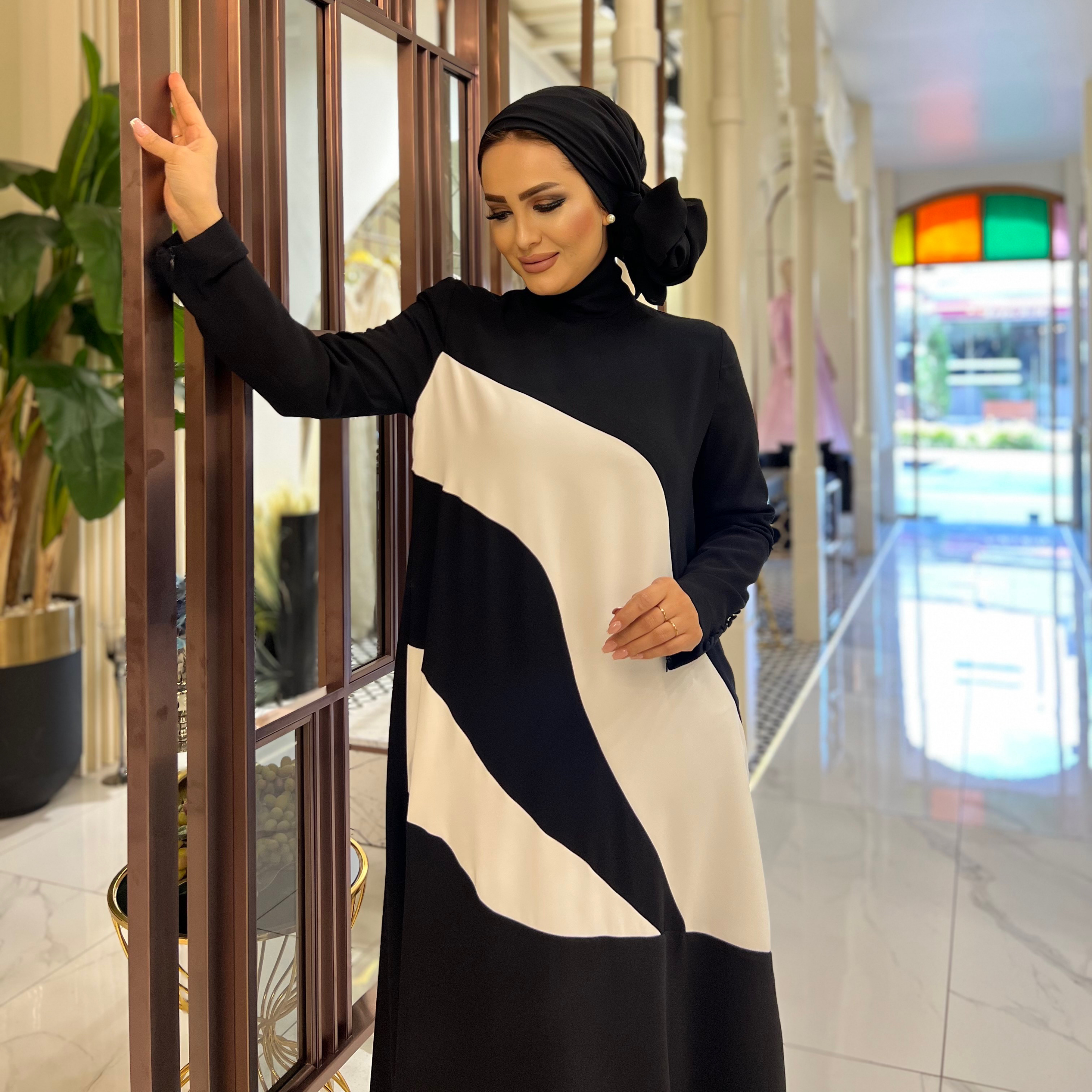 Siyah Beyaz Şeritli Elbise