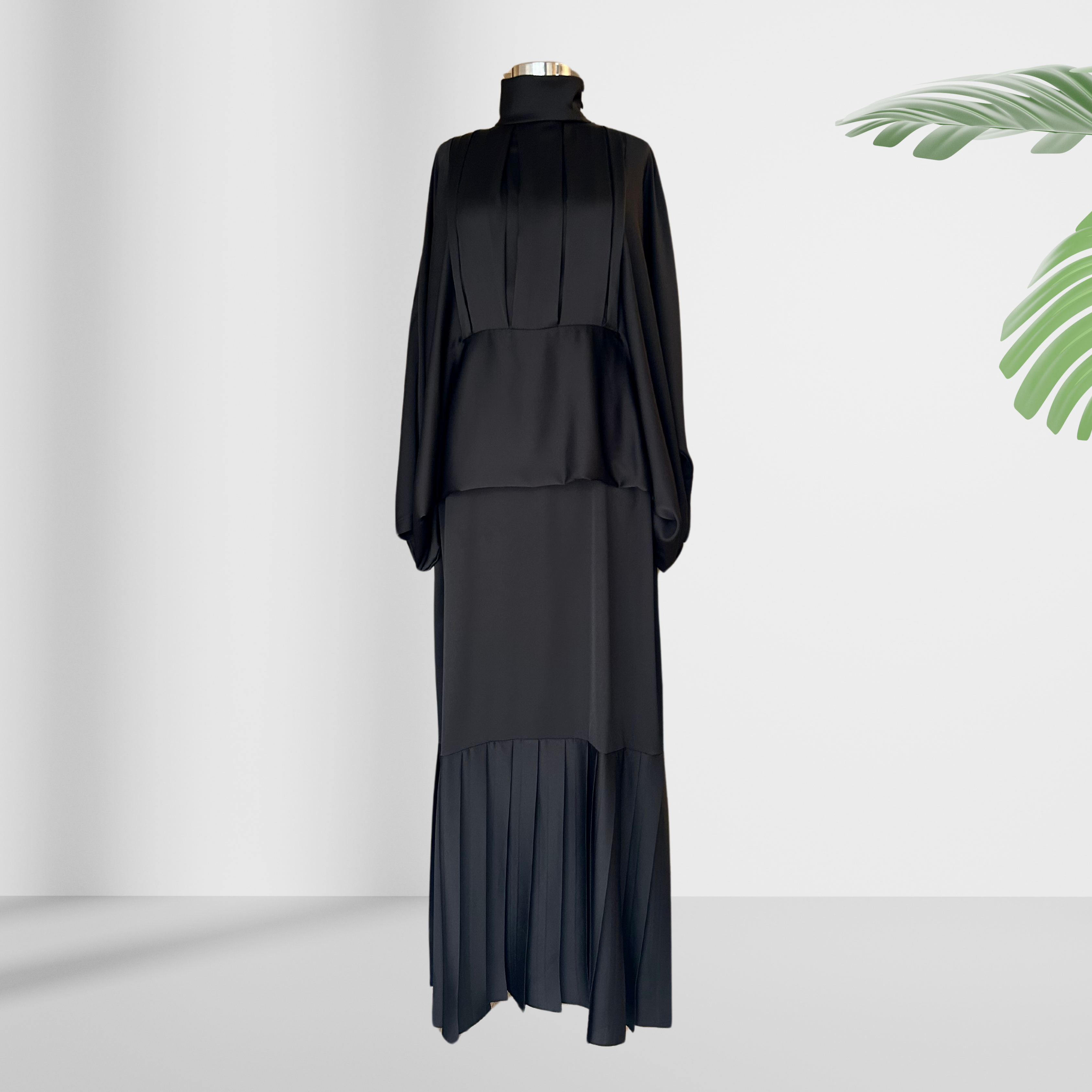 Kol ve Pile Detaylı Elbise – Siyah