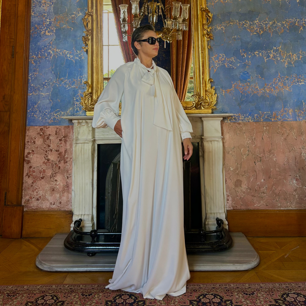 Beyaz Fular Detaylı Tulum