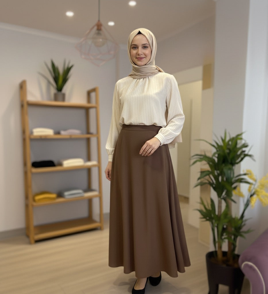 Kahverengi Pileli Etek