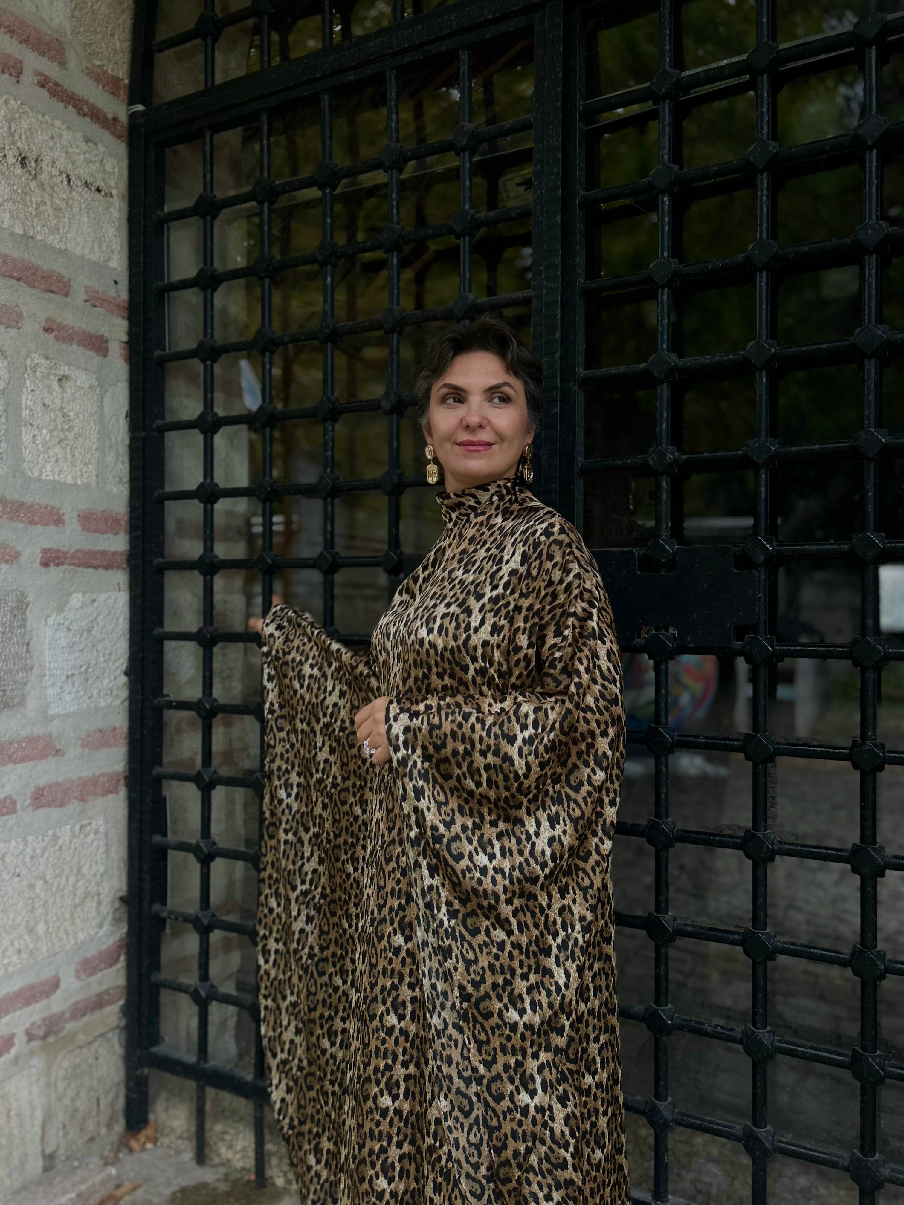 Leopar Yarasa Kol Elbise